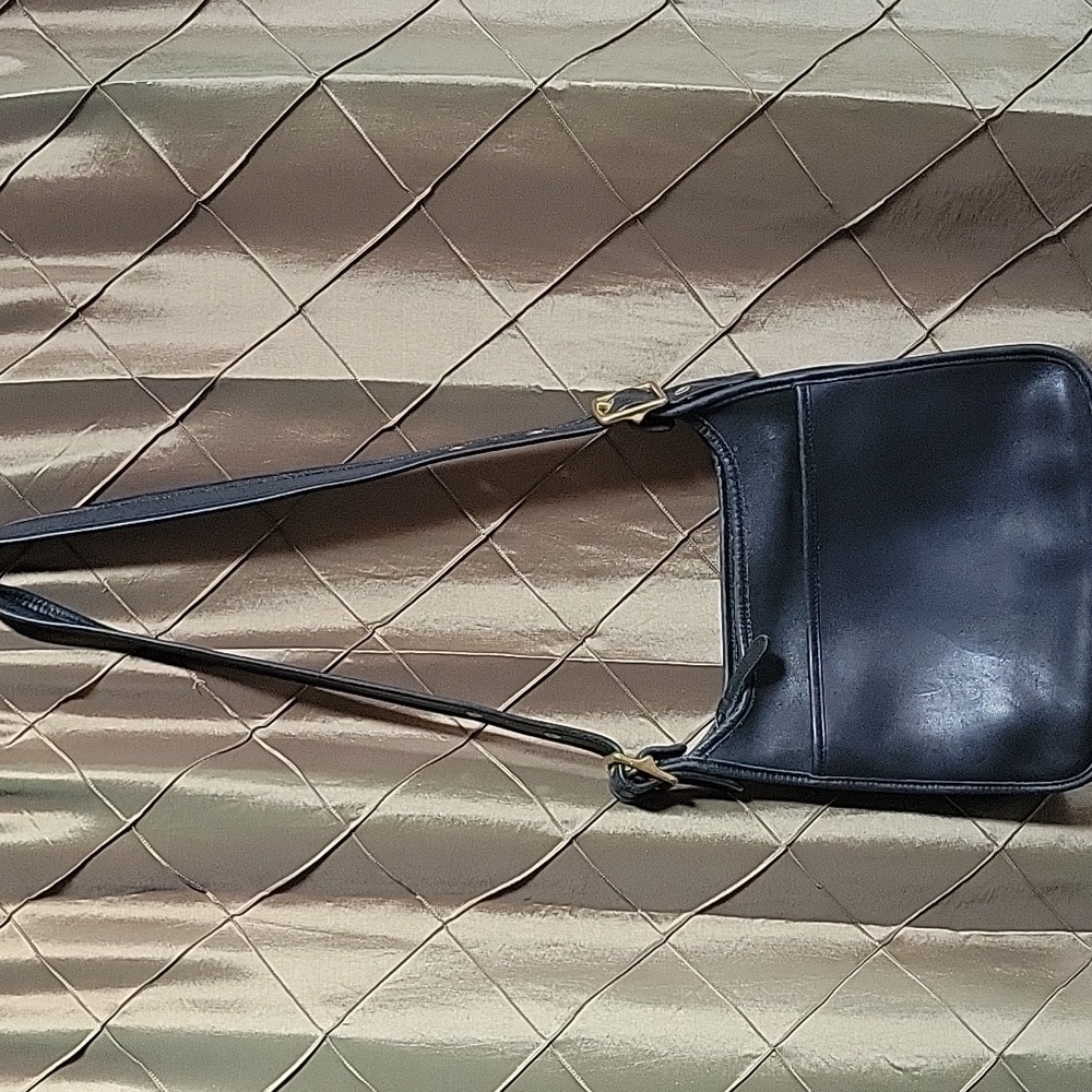 EUC-Vintage Coach ‘Classic Legacy’ 9966 Leather Shoulder Bag w/Brass Hardware - Picture 3 of 10